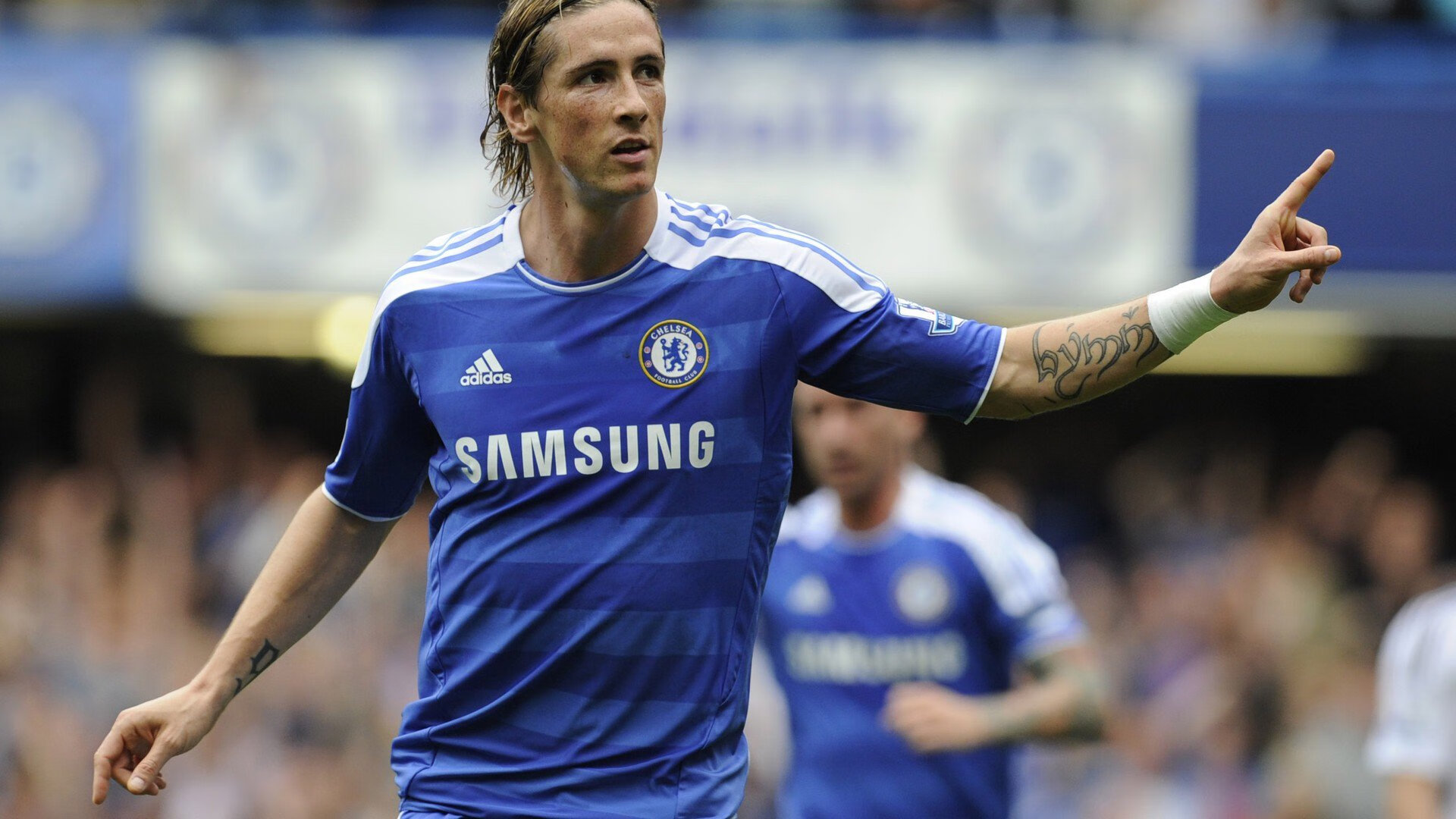 JiuyouAPP下载-赛场“场外战”，明星的“带货”狂潮